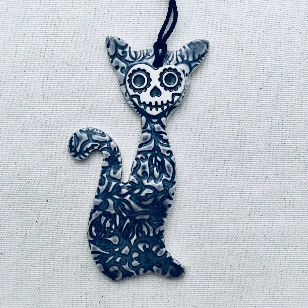 skull kitty ornament