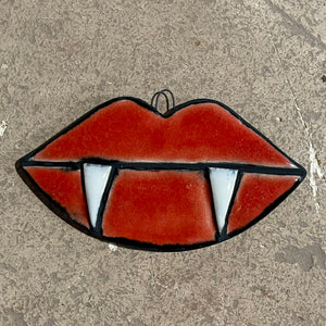 3" vampira lips- red ornament