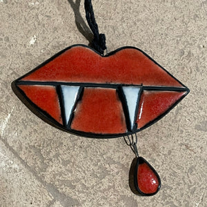 vampira lips - red with blood drop